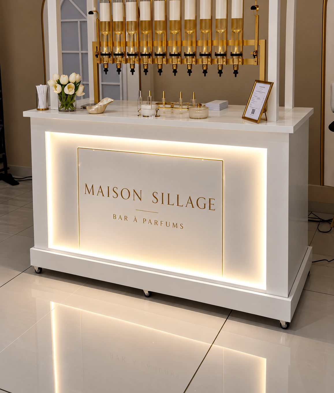 Grand bar à parfum installé pour une réception